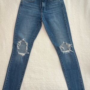 Levis High Rise Distressed Blue Women's Jeans LIKE NEW sz 29